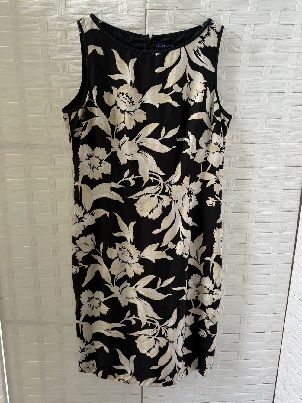 Ann Taylor Size 12 Black Cream Floral Sleeveless Sheath Dress Lined Career Chic